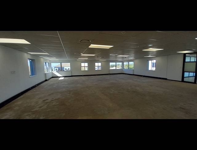 1,013M² OFFICE TO LET IN BRYANSTON